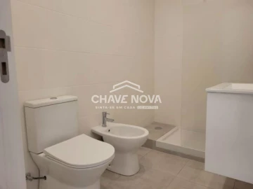 Apartamento T3 para Arrendamento em Santo António