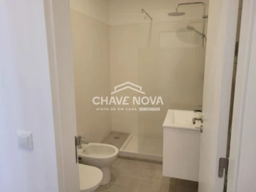 Apartamento T3 para Arrendamento em Santo António