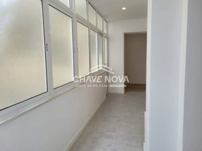 Apartamento T3 para Arrendamento em Santo António Foto 10
