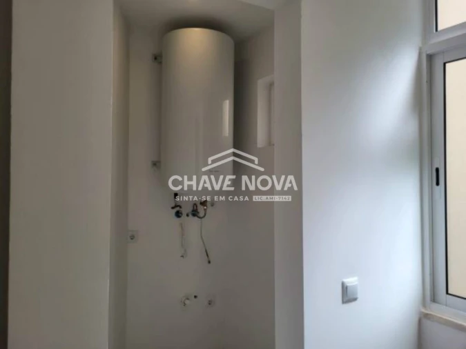 Apartamento T3 para Arrendamento em Santo António Foto 16
