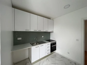 Apartamento T2 para Arrendamento em Canelas
