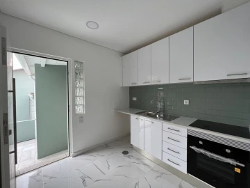 Apartamento T2 para Arrendamento em Canelas