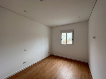 Apartamento T2 para Arrendamento em Canelas