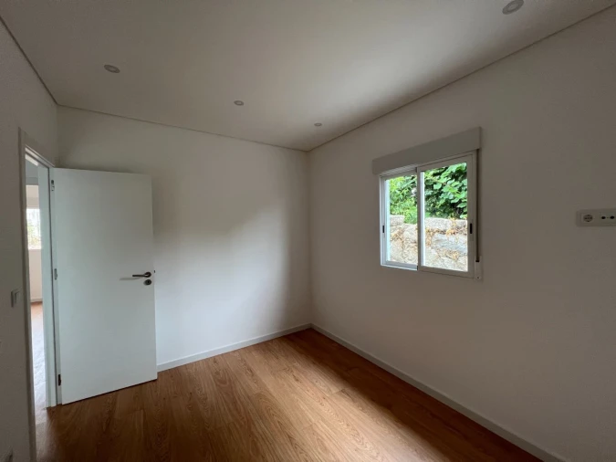 Apartamento T2 para Arrendamento em Canelas Foto 7