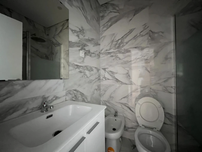 Apartamento T2 para Arrendamento em Canelas Foto 9