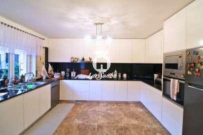 Moradia T6 para Venda em Milhazes, Vilar de Figos e Faria