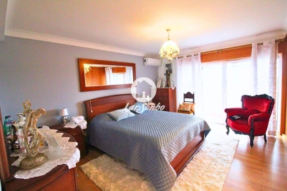 Moradia T6 para Venda em Milhazes, Vilar de Figos e Faria