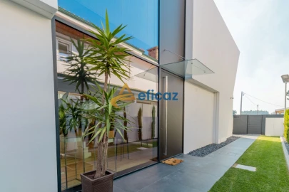 Moradia T4 para Venda em Vila Nova da Telha