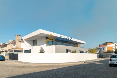 Moradia T4 para Venda em Vila Nova da Telha