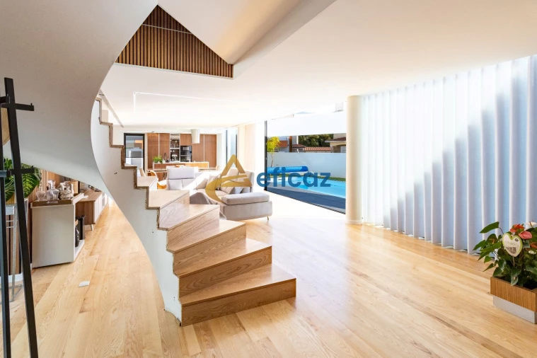 Moradia T4 para Venda em Vila Nova da Telha Foto 6