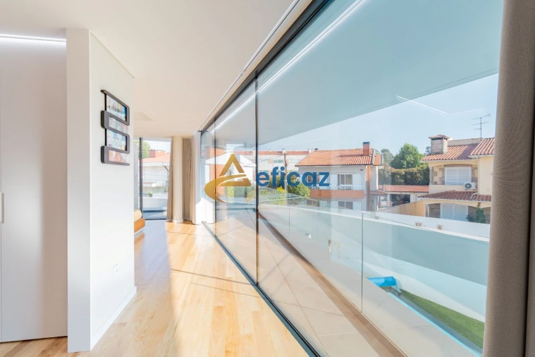 Moradia T4 para Venda em Vila Nova da Telha Foto 11