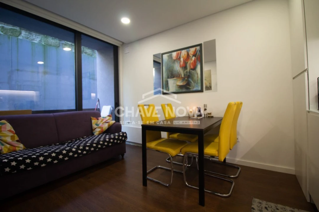 Apartamento T1 para Arrendamento em Paranhos Foto 1