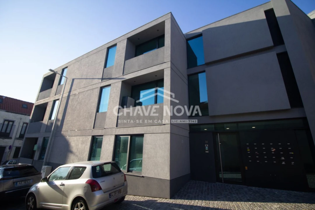 Apartamento T1 para Arrendamento em Paranhos Foto 2