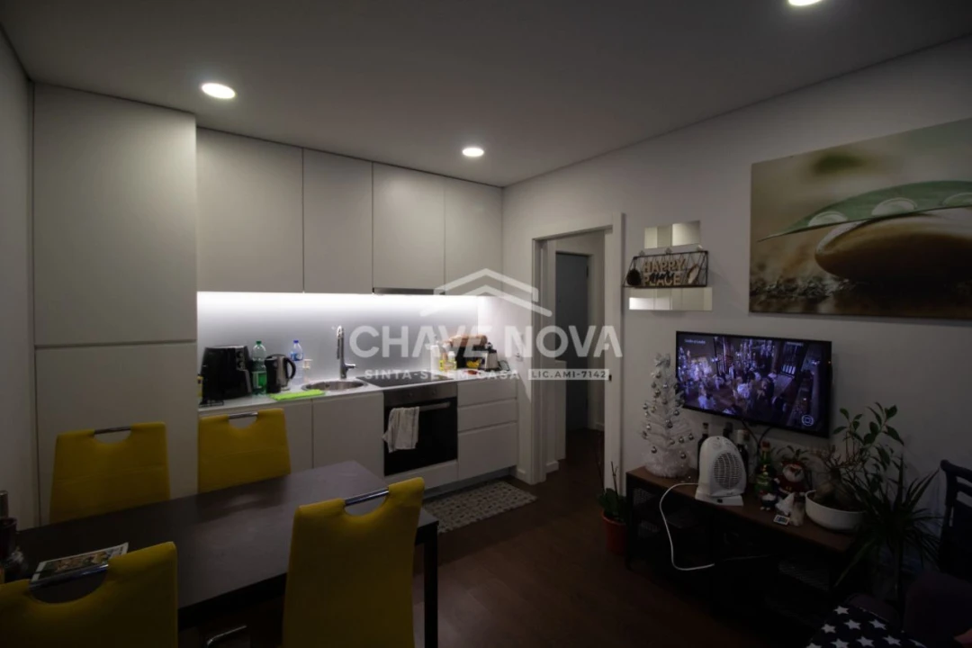 Apartamento T1 para Arrendamento em Paranhos Foto 3