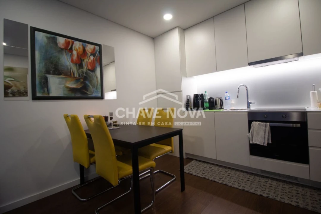 Apartamento T1 para Arrendamento em Paranhos Foto 4