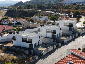 Moradia T3 para Venda em Amarante (São Gonçalo), Madalena, Cepelos e Gatão