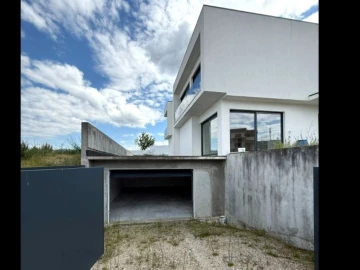 Moradia T3 para Venda em Amarante (São Gonçalo), Madalena, Cepelos e Gatão