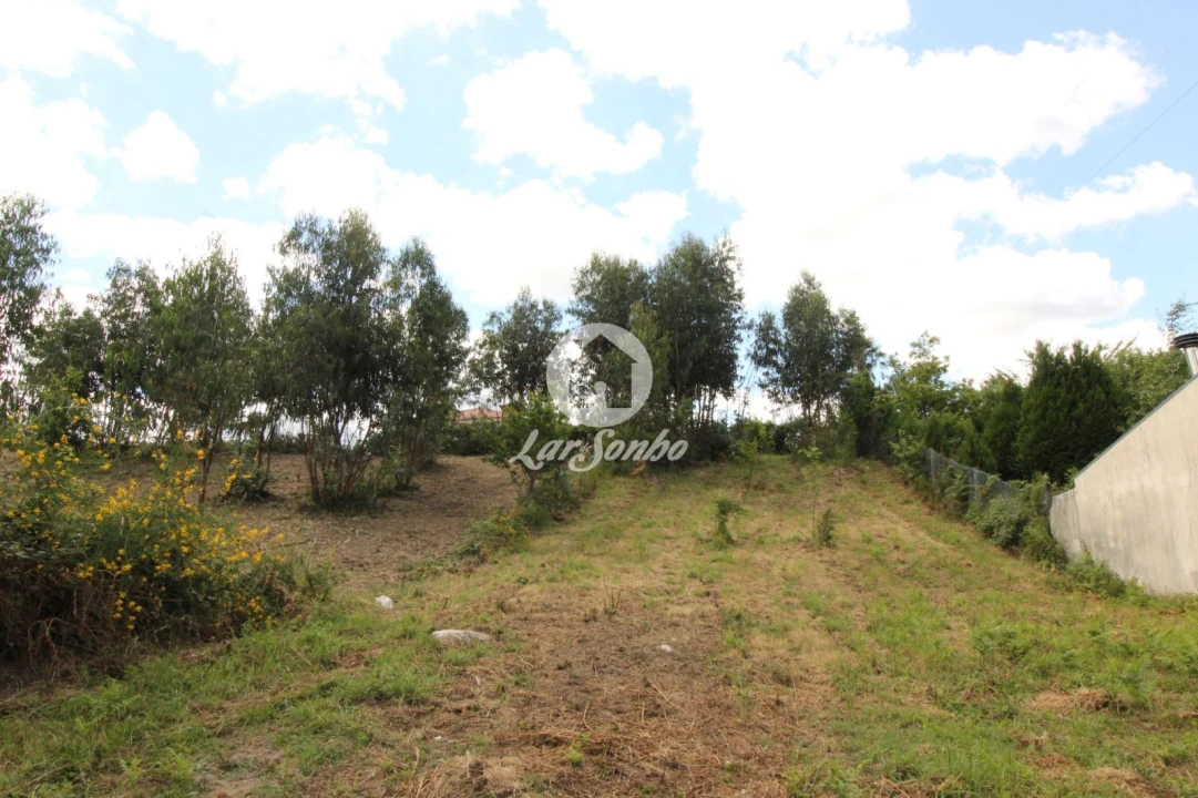 Terreno para Venda em Fornelos Foto 1