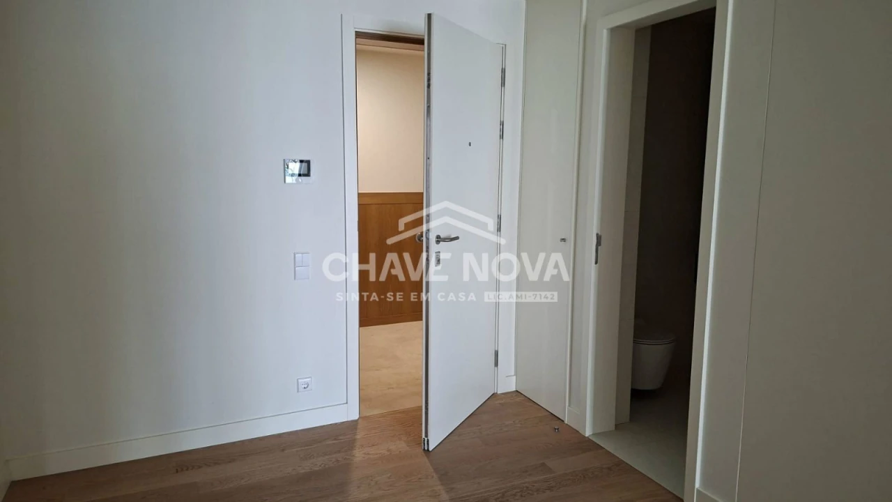 Apartamento T1 para Arrendamento em Canidelo Foto 14