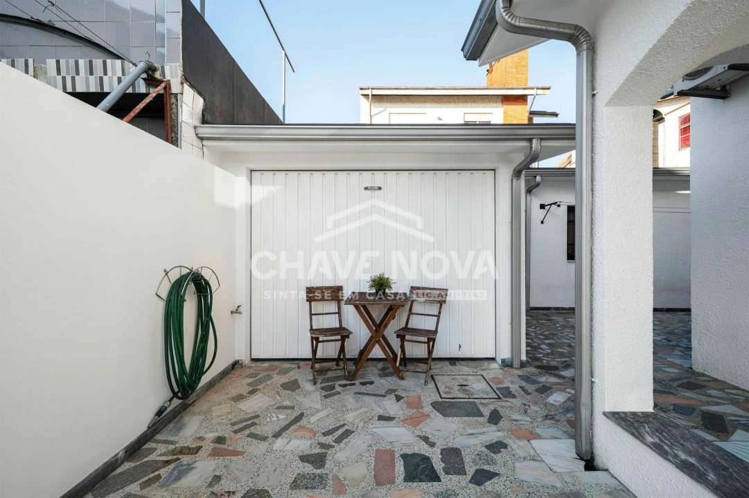 Moradia T4 para Venda em Vilar de Andorinho Foto 23