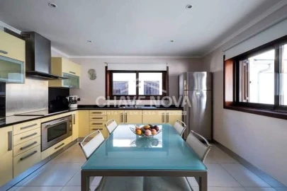 Moradia T4 para Venda em Vilar de Andorinho