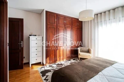 Moradia T4 para Venda em Vilar de Andorinho