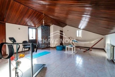 Moradia T4 para Venda em Vilar de Andorinho
