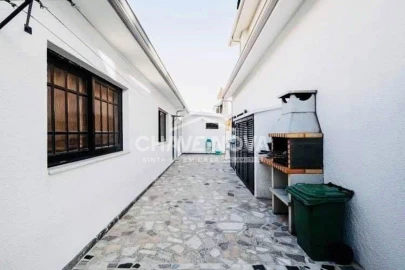 Moradia T4 para Venda em Vilar de Andorinho