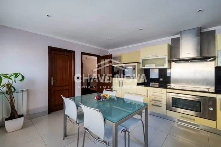 Moradia T4 para Venda em Vilar de Andorinho Foto 7