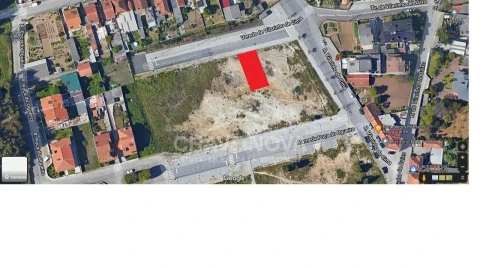Terreno para Venda em Castêlo da Maia