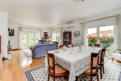 Moradia T4 para Venda em Sesimbra (Castelo)