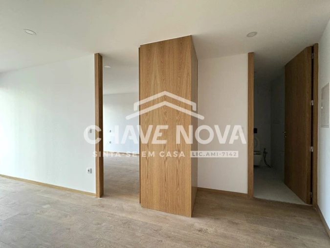 Apartamento T1 para Arrendamento em Ramalde Foto 3