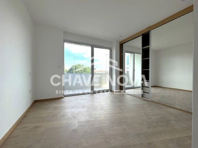 Apartamento T1 para Arrendamento em Ramalde Foto 6