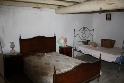 Moradia T2 para Venda em Santa Maria de Marvão