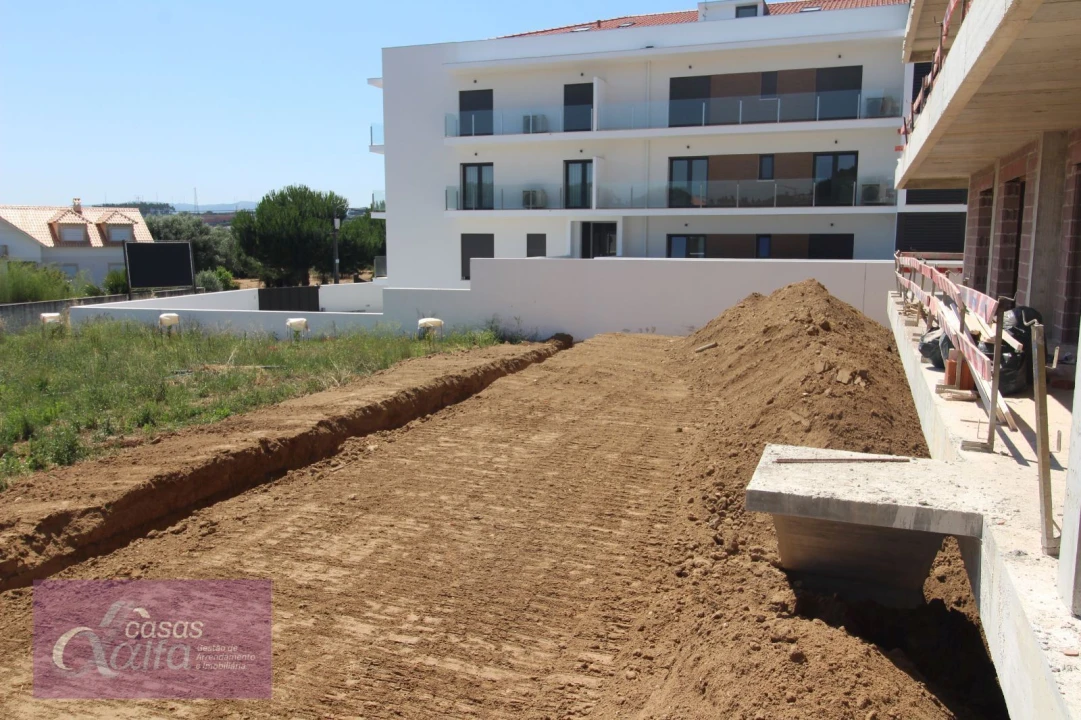 Apartamento T3 para Venda em Parceiros e Azoia Foto 14