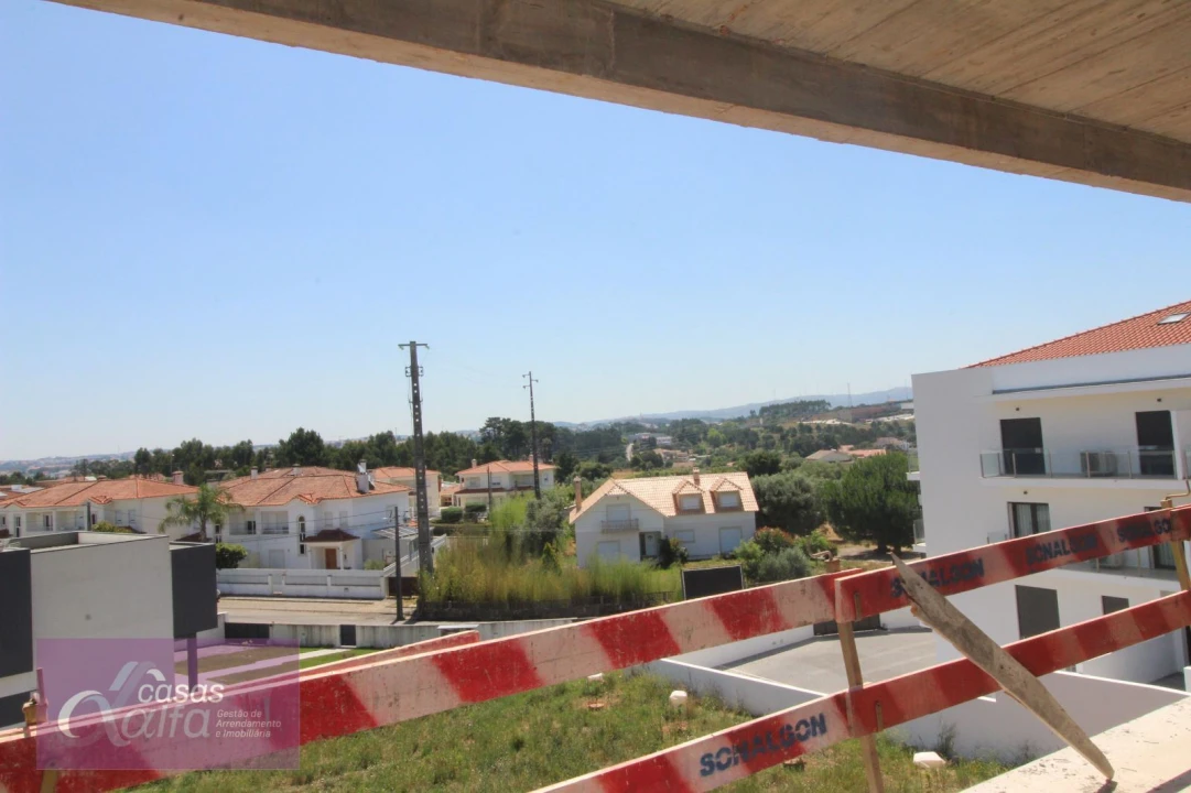 Apartamento T3 para Venda em Parceiros e Azoia Foto 21