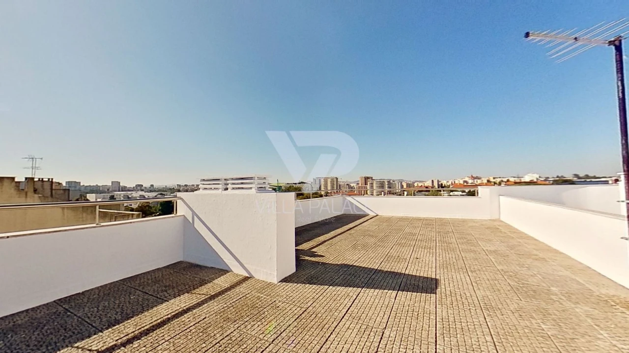 Apartamento T5 para Arrendamento em Alvalade Foto 22