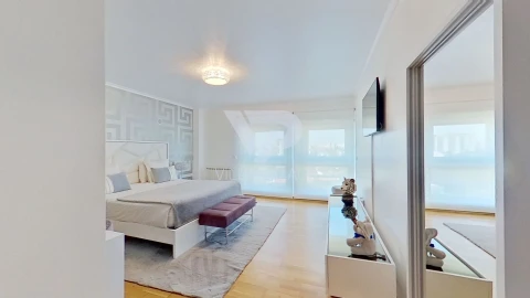 Apartamento T5 para Arrendamento em Alvalade