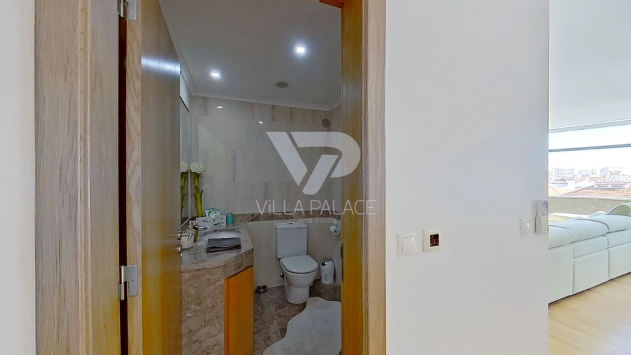 Apartamento T5 para Arrendamento em Alvalade Foto 8