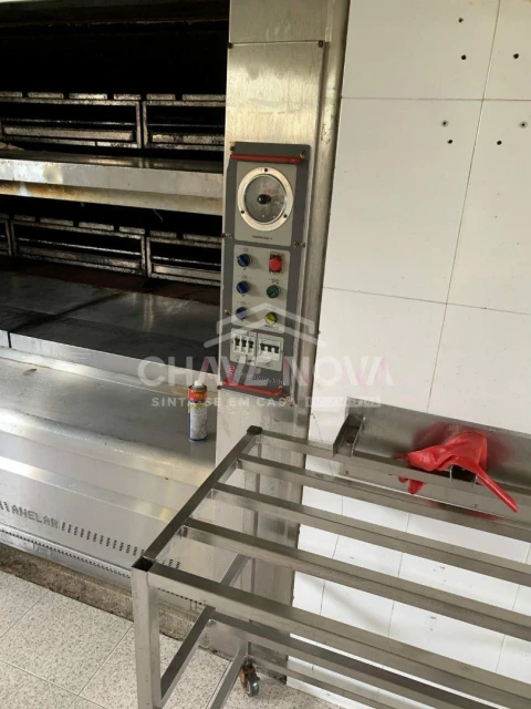 Negócio para Arrendamento em Oiã