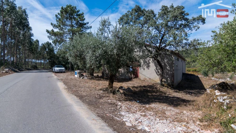 Armazém para Venda em São Mamede