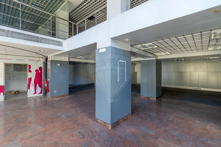 Loja para Venda em Santo Antonio dos Olivais Foto 6