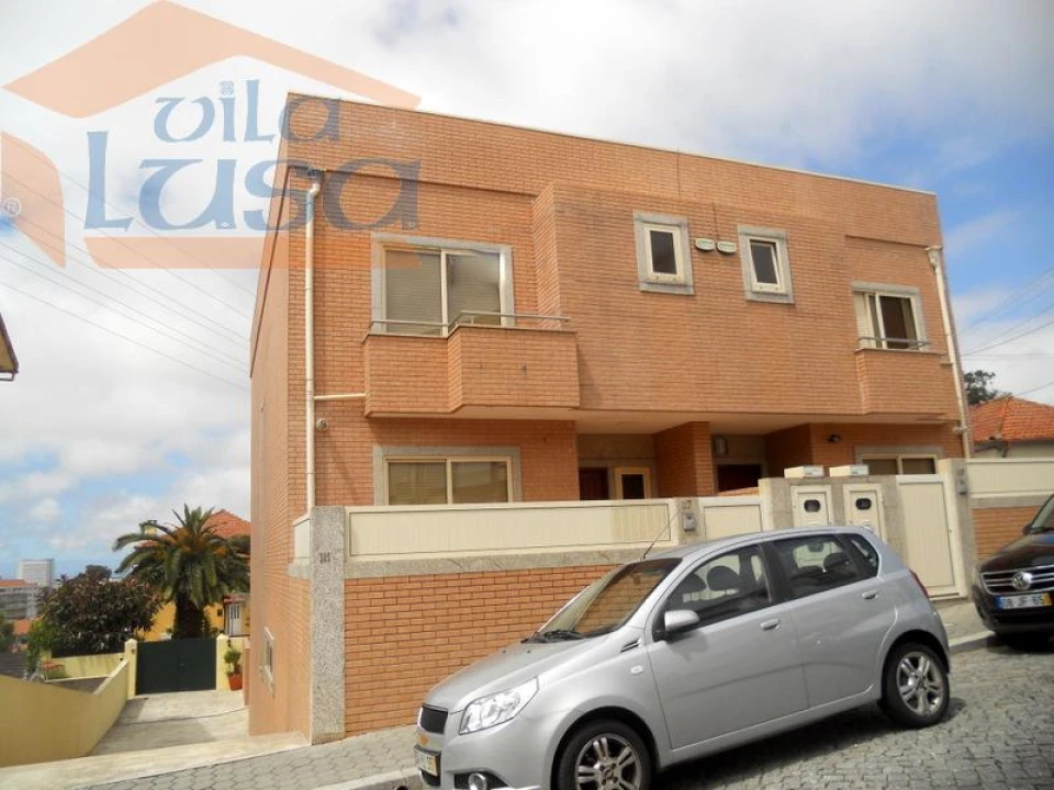 Moradia T3 para Venda em Canidelo Foto 1