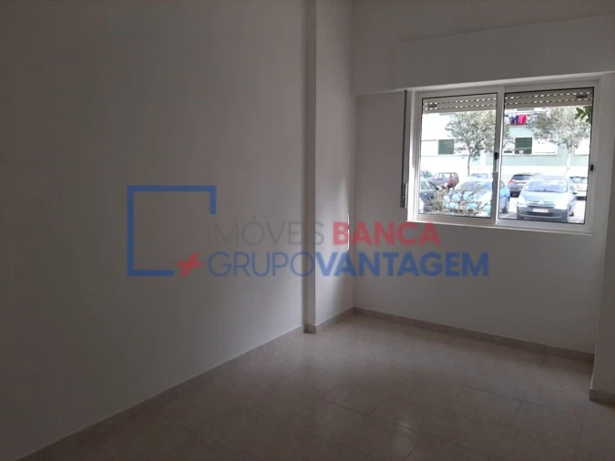 Apartamento T2 para Venda em Moita Foto 7