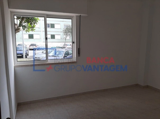 Apartamento T2 para Venda em Moita Foto 11