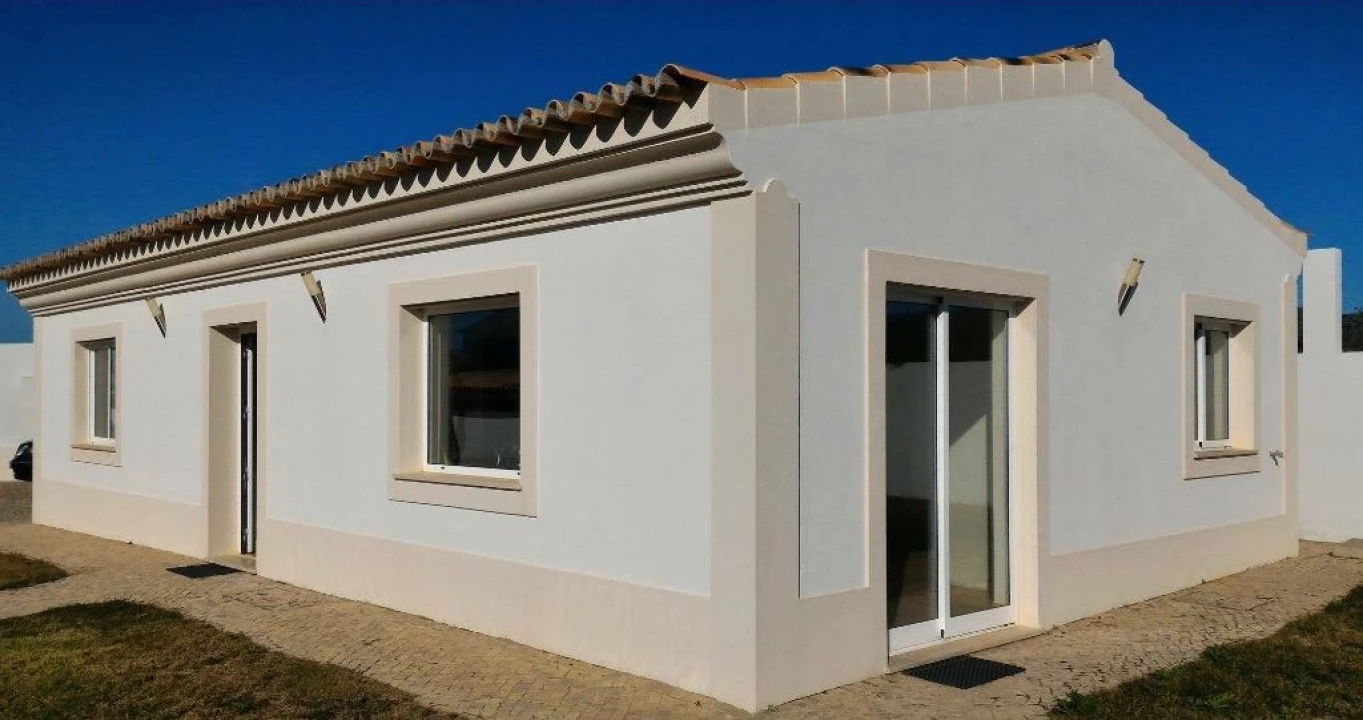 Moradia T4 para Venda em Quelfes Foto 1