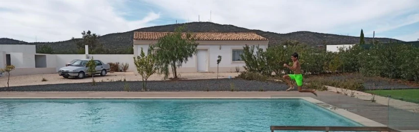 Moradia T4 para Venda em Quelfes