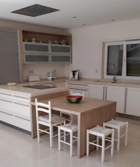 Moradia T4 para Venda em Quelfes