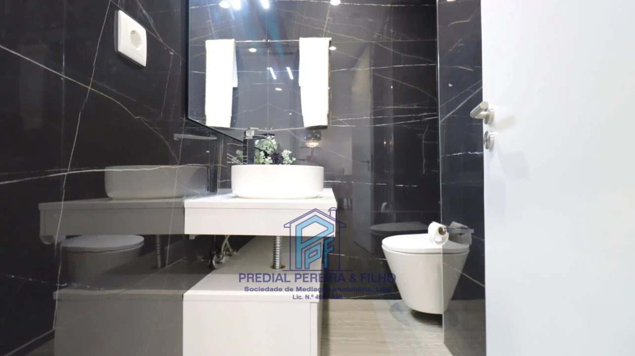 Moradia T5 para Venda em Rio Tinto Foto 18