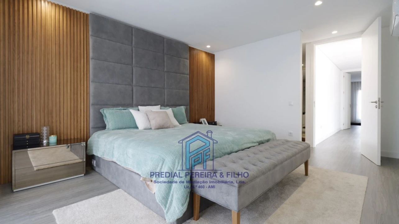 Moradia T5 para Venda em Rio Tinto Foto 23